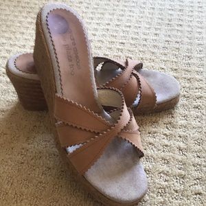 Tan suede strap sandals size 9